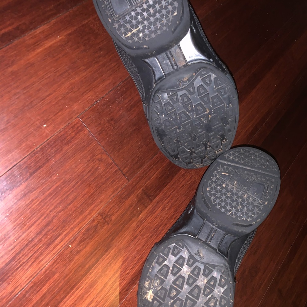 All black pumas - Picture 4 of 4